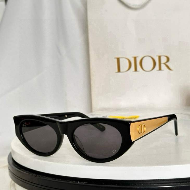 Picture of Dior Sunglasses _SKUfw79479133fw